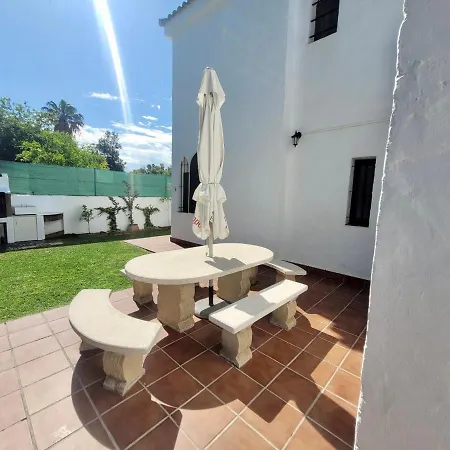 Gatu Premium Lurberri Piscina Privada, 4 Dormitorios, 2 Banos, Parking , Jardines, 