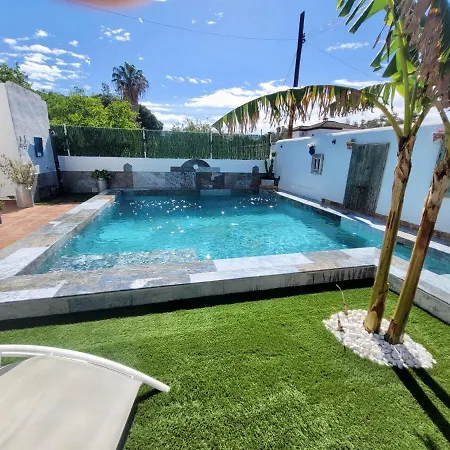 Gatu Premium Lurberri Piscina Privada, 4 Dormitorios, 2 Banos, Parking , Jardines, 