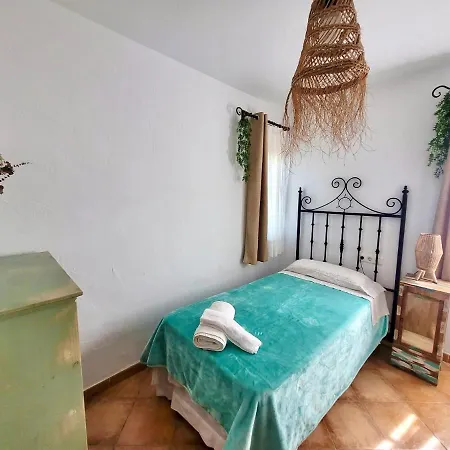 Дом отдыха Gatu Premium Lurberri Piscina Privada, 4 Dormitorios, 2 Banos, Parking , Jardines, 